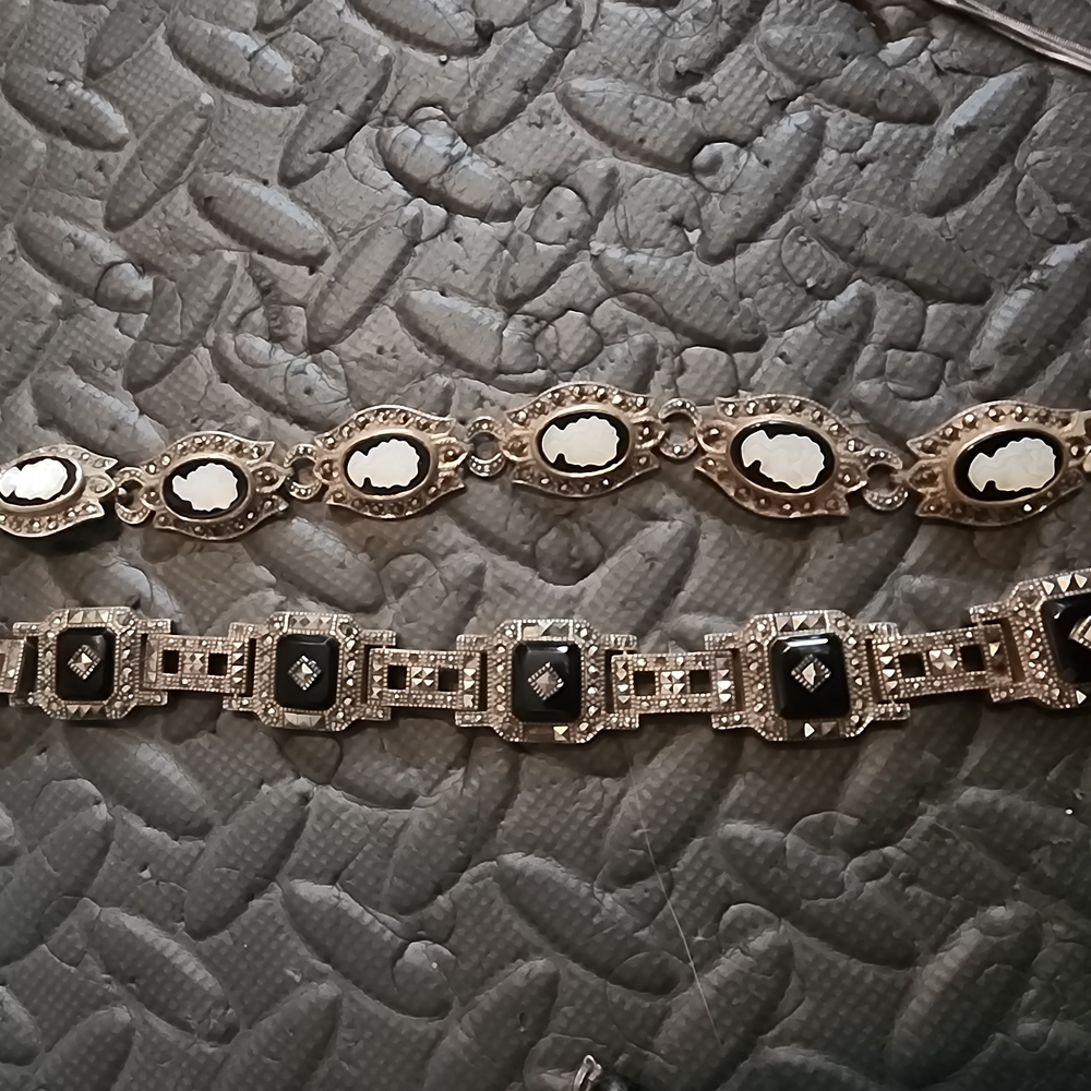 Elegant Black and Silver Women's Bracelet Set